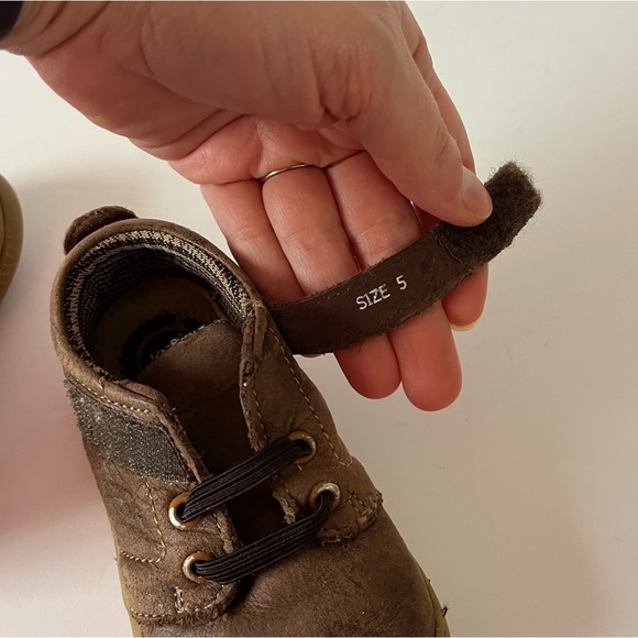 Livie & Luca Brown Leather Slip On Boy’s Dress Shoes Size 5 - Picture 4 of 8